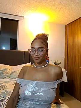 Snapshot of BiiancaEstradaa chatting on June 7, 12:48 am BiiancaEstradaa online show from June 7, 12:48 am