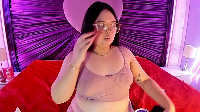 Snapshot of Lushi_Love chatting on October 8, 7:55 pm Lushi Love online show from October 8, 7:55 pm