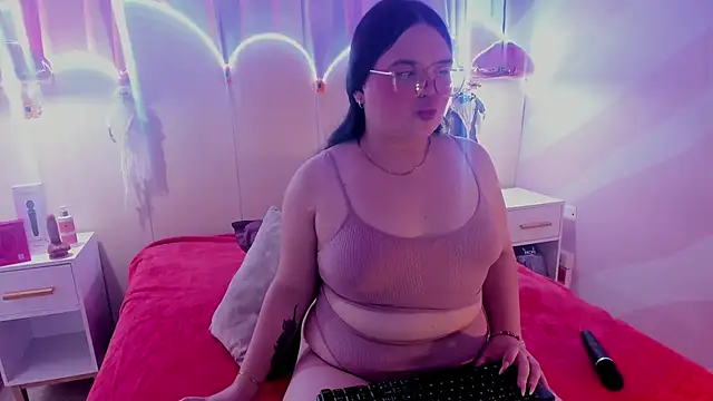 Snapshot of Lushi_Love chatting on October 15, 5:13 pm Lushi Love online show from October 15, 5:13 pm