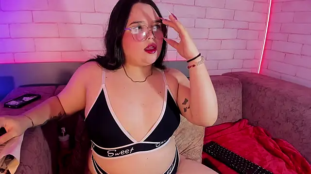 Snapshot of Lushi_Love chatting on October 28, 7:38 pm Lushi Love online show from October 28, 7:38 pm