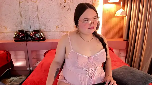 Snapshot of Lushi_Love chatting on November 7, 10:21 pm Lushi Love online show from November 7, 10:21 pm