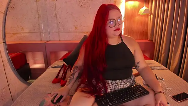 Snapshot of Lushi_Love chatting on May 4, 3:24 am Lushi Love online show from May 4, 3:24 am