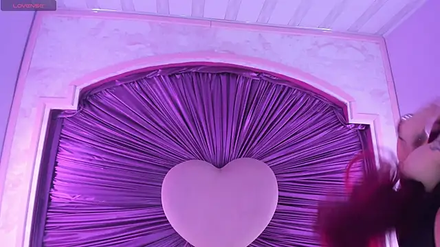 Snapshot of Lushi_Love chatting on May 10, 3:12 am Lushi Love online show from May 10, 3:12 am