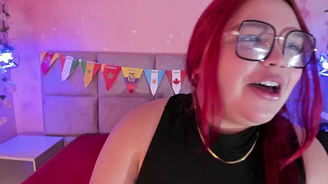 Snapshot of Lushi_Love chatting on June 22, 3:25 am Lushi Love online show from June 22, 3:25 am