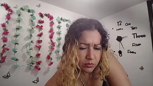 Snapshot of Skarleth_Diaz chatting on September 21, 3:02 pm Skarleth Diaz online show from September 21, 3:02 pm