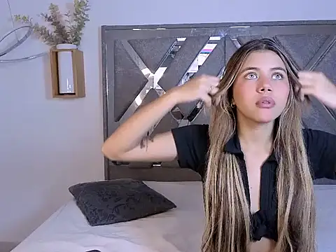 Zaira Luxe online show from December 3, 2:04 pm