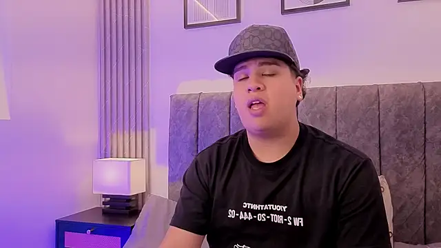 Naim Bennetsex online show from September 19, 4:40 pm