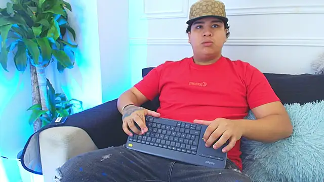 Naim Bennetsex online show from November 5, 6:30 pm