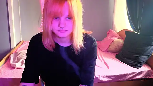 Elieiza xo online show from May 5, 9:28 am