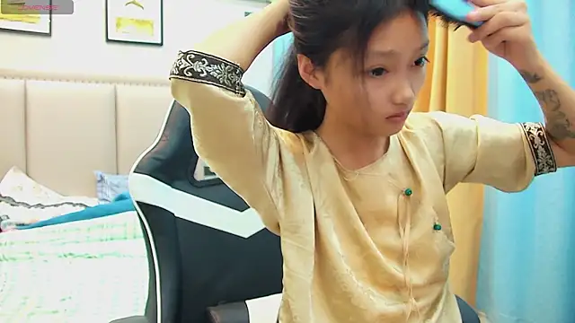 Snapshot of Safer-001 chatting on October 3, 4:31 am Safer-001 online show from October 3, 4:31 am