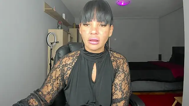 Snapshot of Ella_sweety00 chatting on September 30, 3:39 pm Ella sweety00 online show from September 30, 3:39 pm