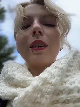 Snapshot of EveLittleSinner chatting on September 19, 7:54 am EveLittleSinner online show from September 19, 7:54 am