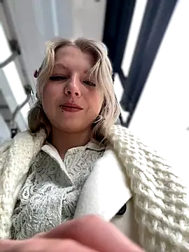 Snapshot of EveLittleSinner chatting on October 2, 8:54 am EveLittleSinner online show from October 2, 8:54 am