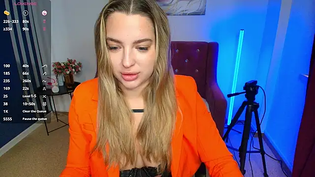 Snapshot of Emma__Ross chatting on June 22, 2:02 am Emma Ross online show from June 22, 2:02 am
