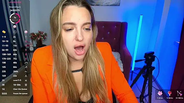 Snapshot of Emma__Ross chatting on June 22, 3:25 am Emma Ross online show from June 22, 3:25 am