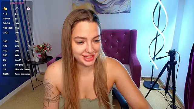 Snapshot of Emma__Ross chatting on August 4, 2:04 am Emma Ross online show from August 4, 2:04 am