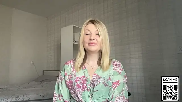 Blondie xoxoxo online show from March 14, 9:15 am
