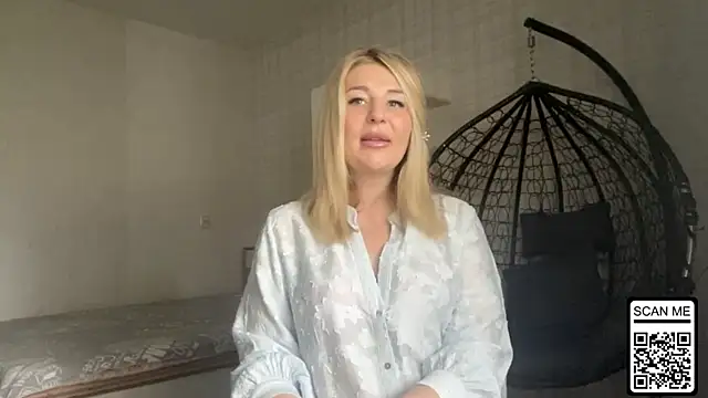Blondie xoxoxo online show from June 14, 7:32 am