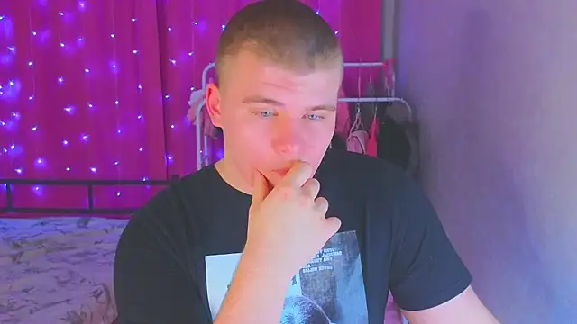 kittenmurr online show from February 22, 9:13 pm