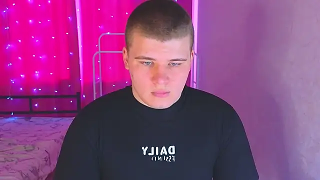 kittenmurr online show from April 15, 9:38 am