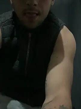 Snapshot of ayrrm chatting on November 11, 2:22 am ayrrm online show from November 11, 2:22 am