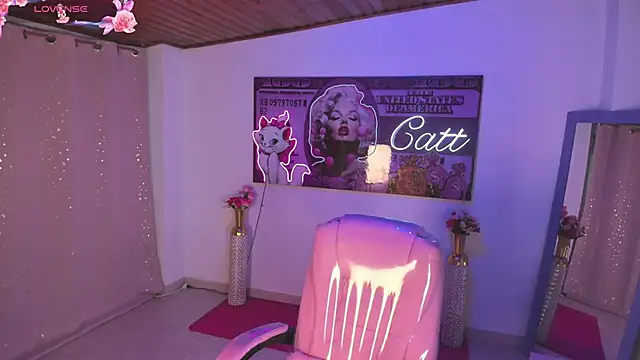Snapshot of catt_monroe chatting on June 19, 3:05 pm catt monroe online show from June 19, 3:05 pm