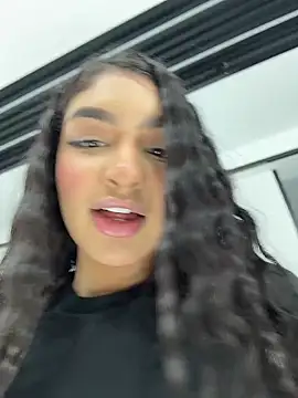 Snapshot of jenn_fit chatting on January 6, 3:54 am jenn fit online show from January 6, 3:54 am