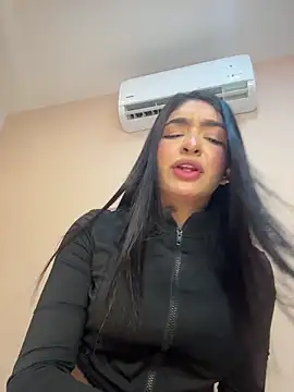 Snapshot of jenn_fit chatting on January 11, 2:27 am jenn fit online show from January 11, 2:27 am