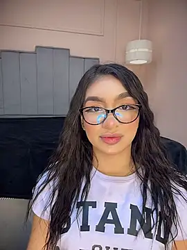 Snapshot of jenn_fit chatting on February 1, 4:49 pm jenn fit online show from February 1, 4:49 pm