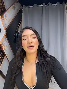 Snapshot of jenn_fit chatting on February 6, 4:39 am jenn fit online show from February 6, 4:39 am