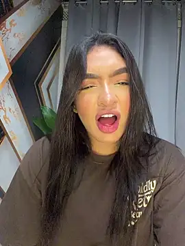 Snapshot of jenn_fit chatting on March 15, 5:13 am jenn fit online show from March 15, 5:13 am