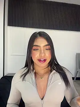 Snapshot of jenn_fit chatting on March 22, 3:54 am jenn fit online show from March 22, 3:54 am