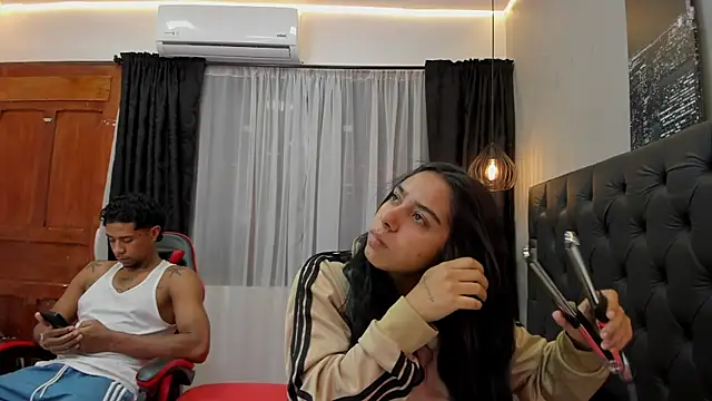 violet and myers online show from November 21, 11:53 am