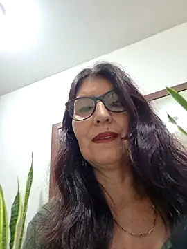 Snapshot of swity_foster chatting on June 9, 2:28 pm swity foster online show from June 9, 2:28 pm