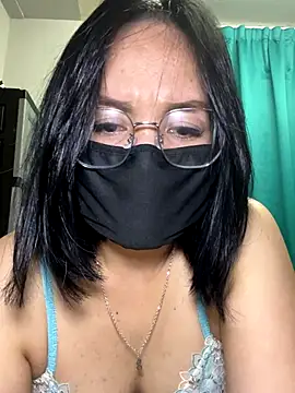 Snapshot of melyiaaa chatting on January 6, 3:05 pm melyiaaa online show from January 6, 3:05 pm