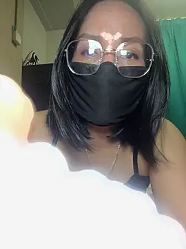 Snapshot of melyiaaa chatting on February 15, 2:14 pm melyiaaa online show from February 15, 2:14 pm