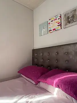 Ashleyroberst online show from June 27, 12:33 pm