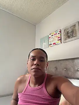 Ashleyroberst online show from July 3, 1:28 pm