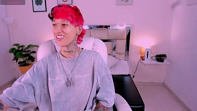 Snapshot of Luci_Rose chatting on September 11, 3:34 pm Luci Rose online show from September 11, 3:34 pm