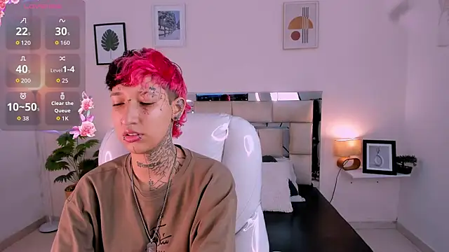 Snapshot of Luci_Rose chatting on September 19, 2:35 am Luci Rose online show from September 19, 2:35 am