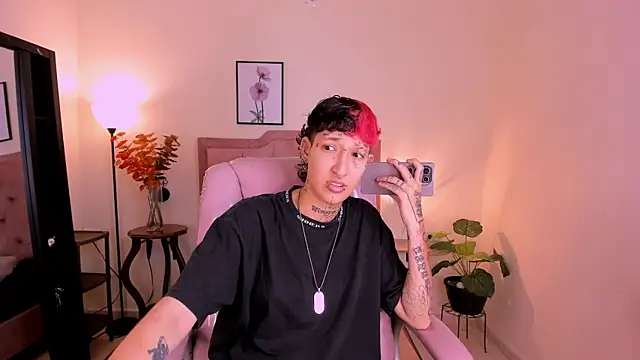 Snapshot of Luci_Rose chatting on September 20, 3:29 am Luci Rose online show from September 20, 3:29 am