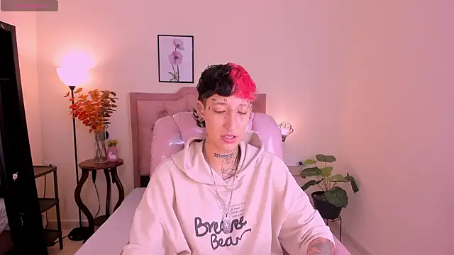 Snapshot of Luci_Rose chatting on September 21, 2:57 am Luci Rose online show from September 21, 2:57 am