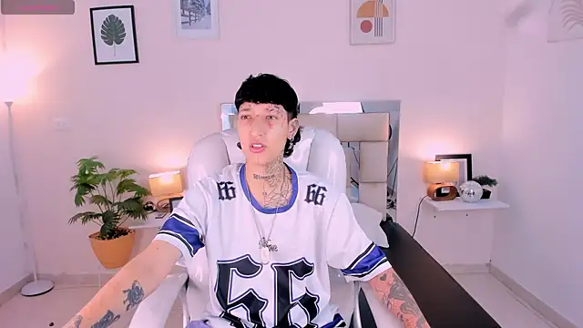 Snapshot of Luci_Rose chatting on September 24, 5:00 am Luci Rose online show from September 24, 5:00 am