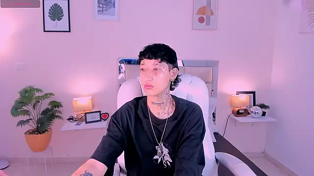 Snapshot of Luci_Rose chatting on September 25, 3:43 am Luci Rose online show from September 25, 3:43 am