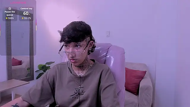 Snapshot of Luci_Rose chatting on November 13, 11:58 pm Luci Rose online show from November 13, 11:58 pm