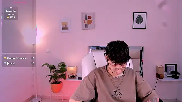 Snapshot of Luci_Rose chatting on November 15, 2:02 pm Luci Rose online show from November 15, 2:02 pm