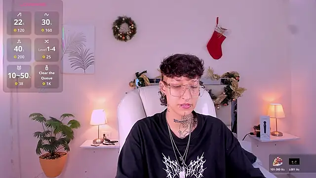 Snapshot of Luci_Rose chatting on November 22, 2:10 am Luci Rose online show from November 22, 2:10 am