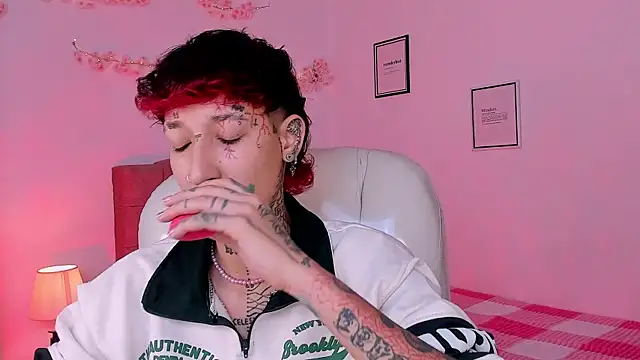 Luci Rose online show from February 14, 2:30 am