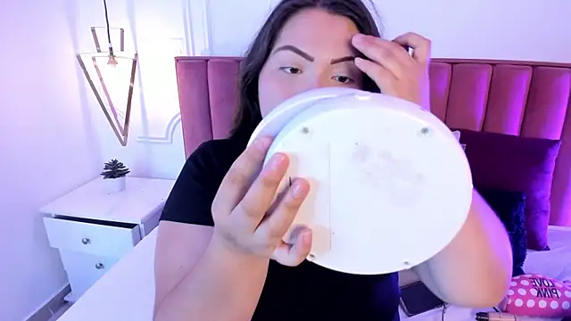 Snapshot of Tessa_Sinclaire chatting on October 13, 7:36 pm Tessa Sinclaire online show from October 13, 7:36 pm