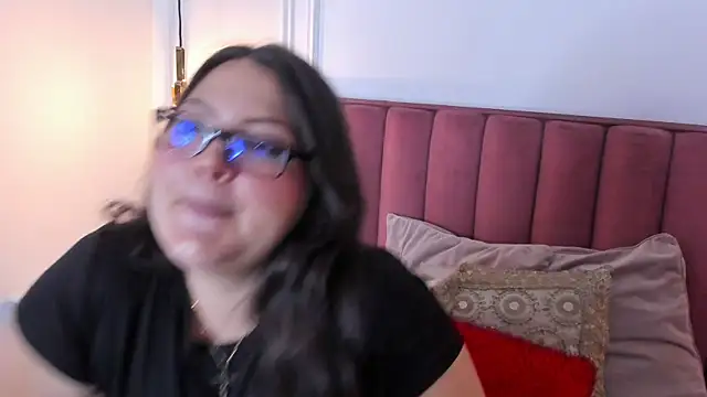 Tessa Sinclaire online show from January 9, 1:41 am